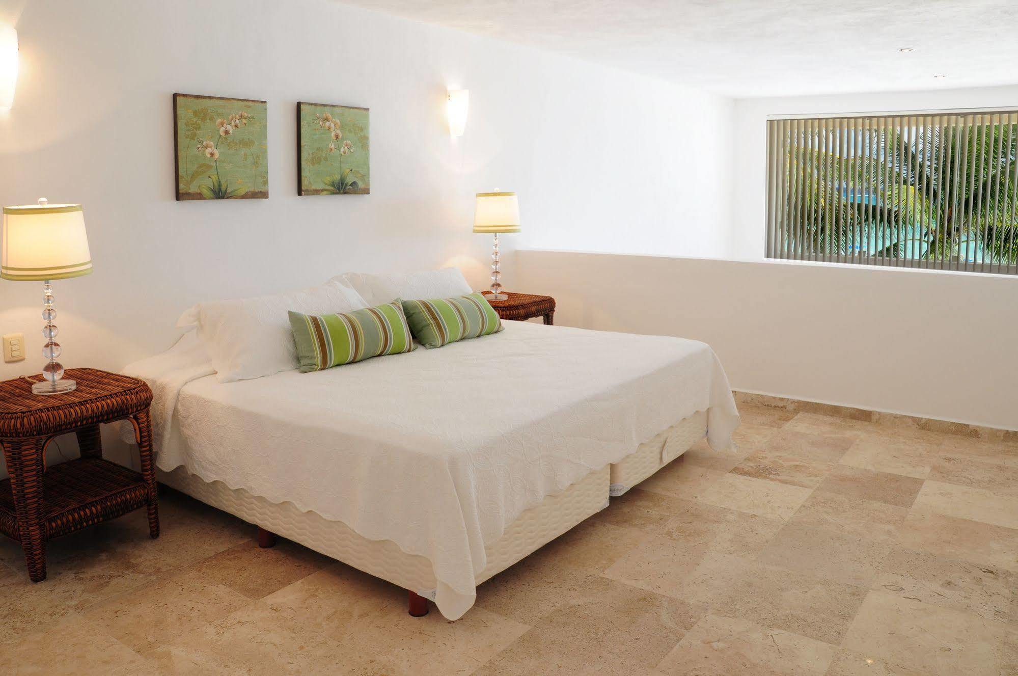 Ocean Plaza Condos Playa del Carmen Exterior photo